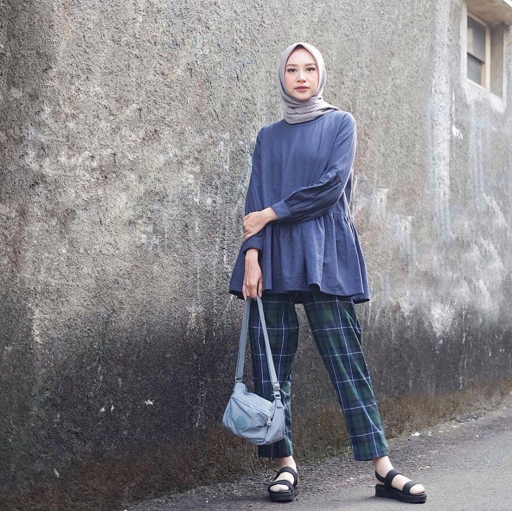 padu padan outfit motif plaid ala Bahjatina (instagram.com/bahjatina)