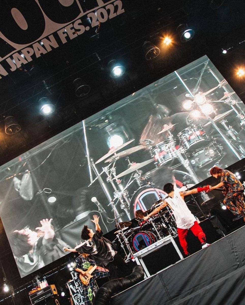 ONE OK ROCK dan Satoshi "Higedan" (instagram.com/satoshi_higedan)