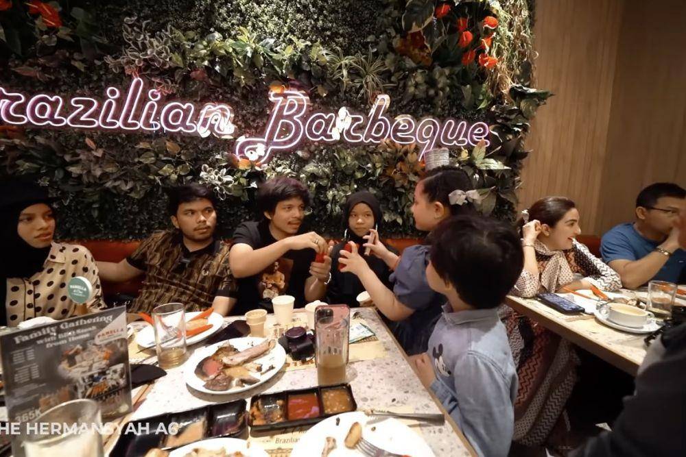 momen Gen Halilintar dan The Hermansyah makan bareng (YouTube.com/The Hermansyah A6)