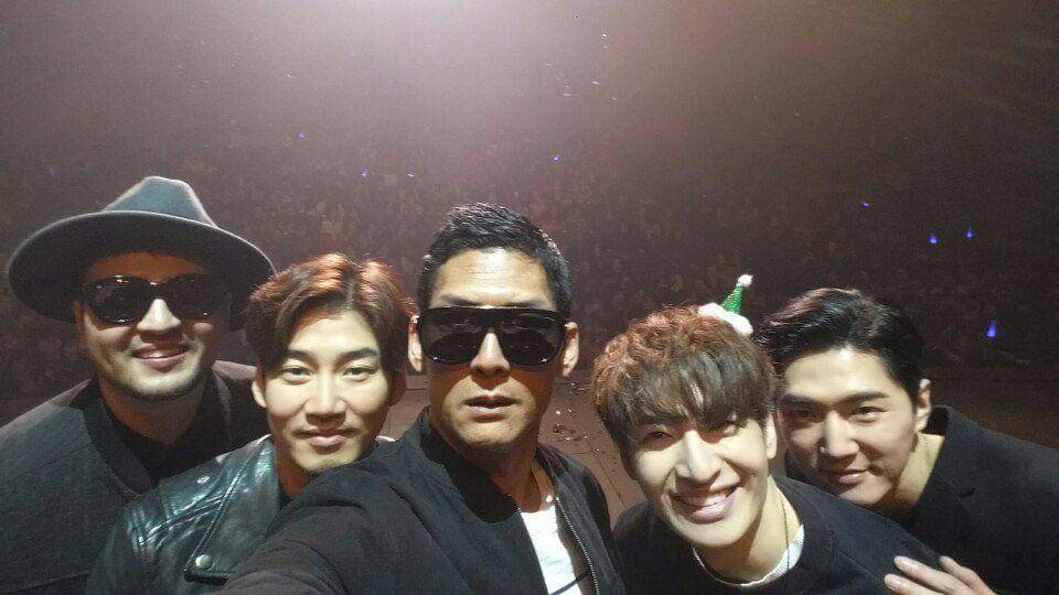 g.o.d (twitter.com/godJoonPark)