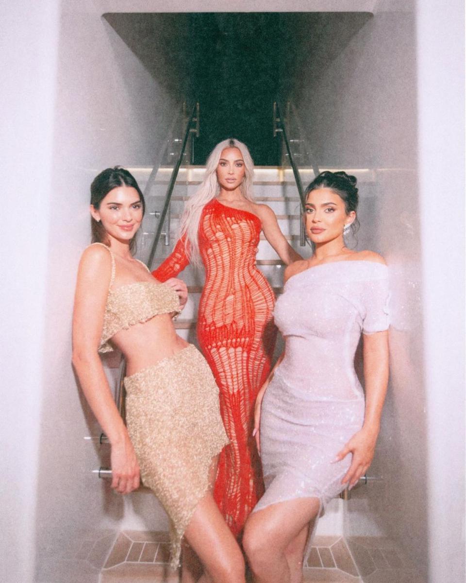Kylie Jenner bersama Kendall Jenner dan Kim Kardashian. (instagram.com/kyliejenner)