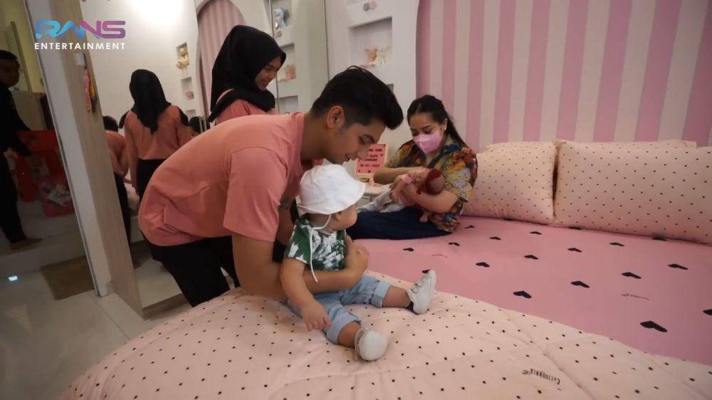 Ria Ricis mengajak Nagita ke dalam kamar baby Moana (youtube.com/ransentertaiment)