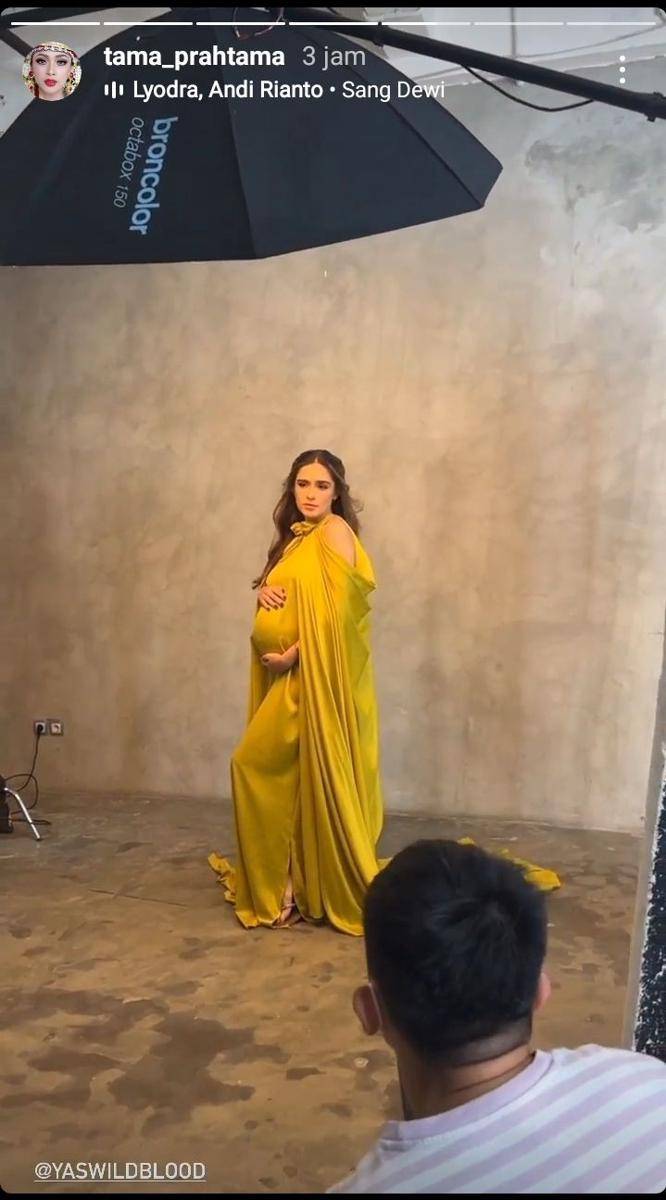 maternity shoot Yasmine Wildblood (instagram.com tama_prahtama)