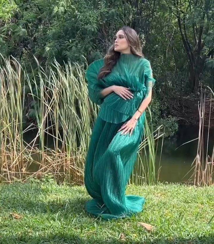 maternity shoot Yasmine Wildblood (instagram.com/fherriioo)