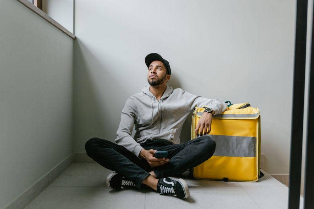 Ilustrasi ngekos sendiri (pexels.com/mart production)