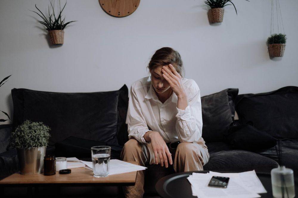 ilustrasi tension type headache atau sakit kepala tipe tegang (pexels.com/Ron Lach)