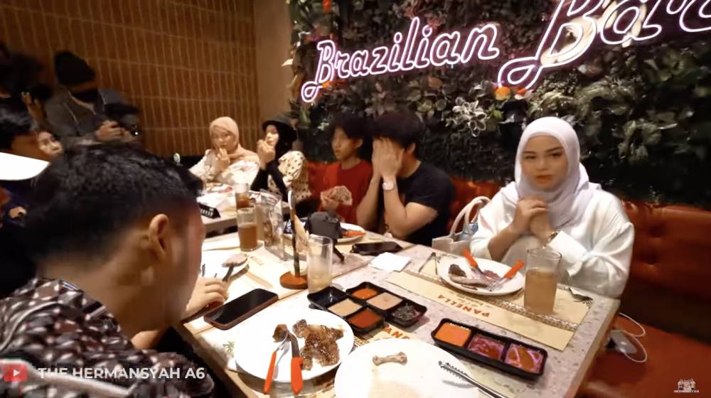 momen Gen Halilintar dan The Hermansyah makan bareng (YouTube.com/The Hermansyah A6)
