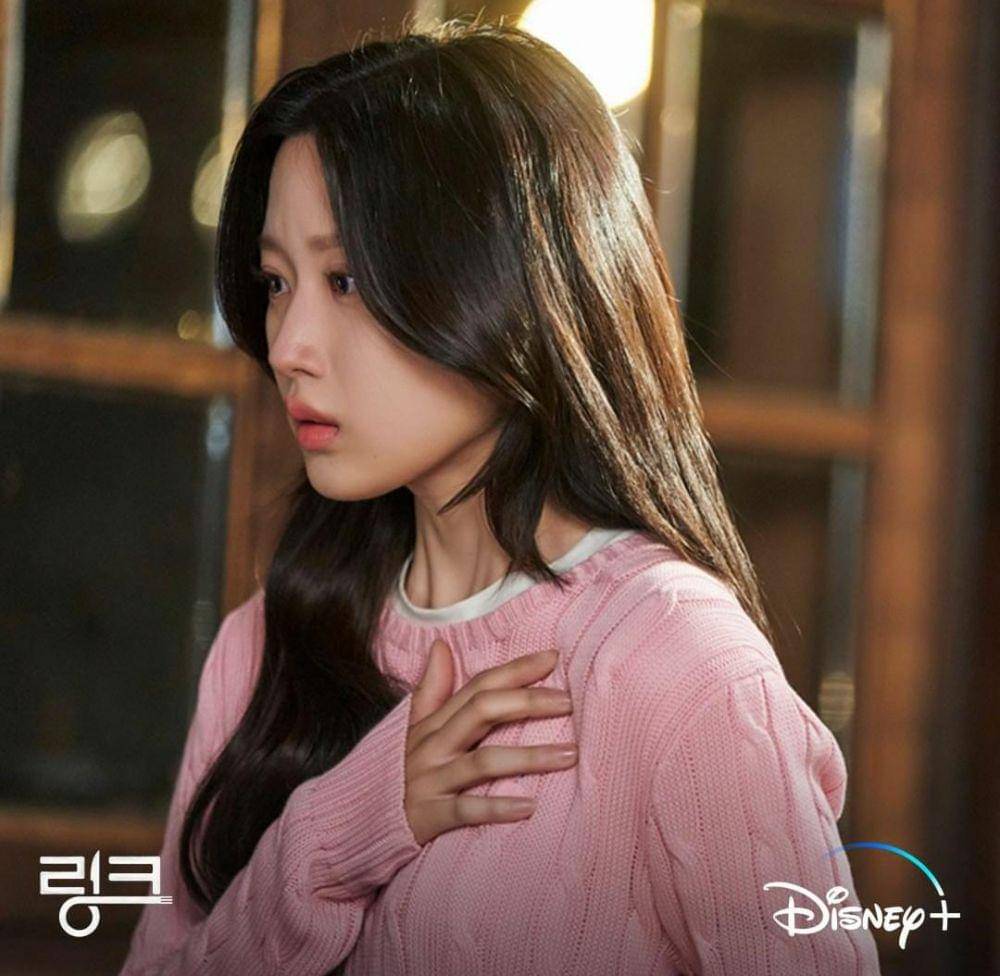 Moon Ga Young di drama Link: Eat, Love, Kill (instagram.com/disneypluskr)