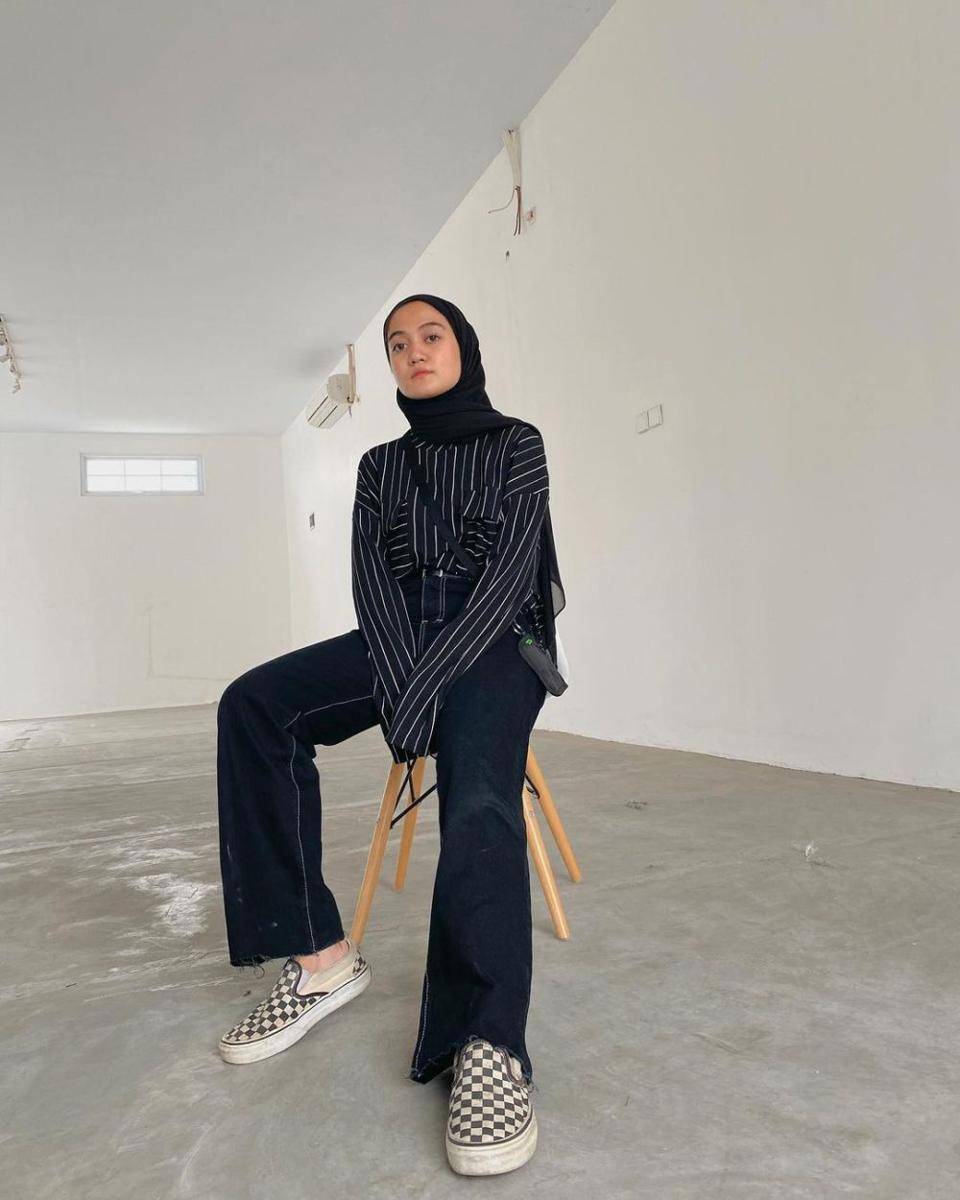 OOTD Cewek Mamba untuk ke Kampus ala Inthira Klhaudya Kusnara (instagram.com/inthiraclhaudya)