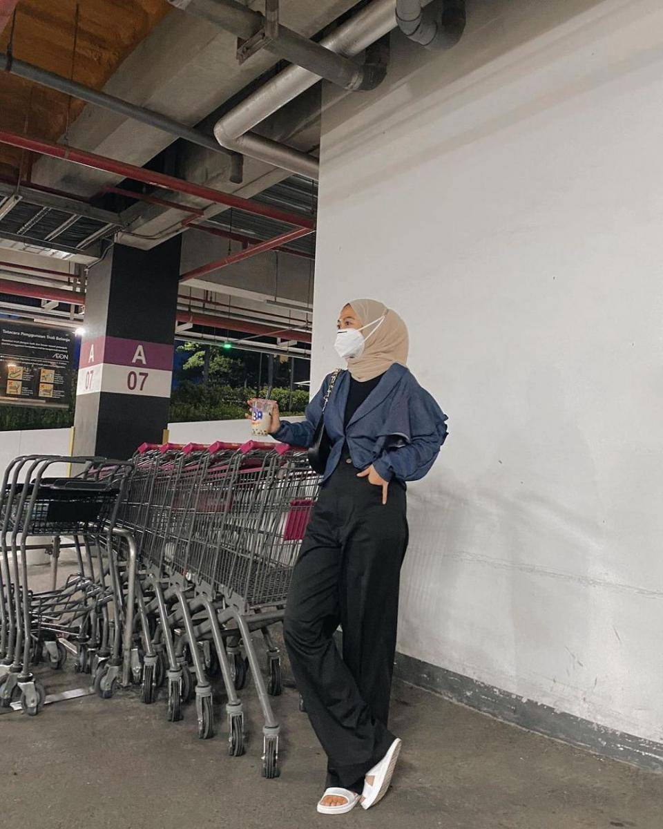 OOTD Cewek Mamba untuk ke Kampus ala Inthira Klhaudya Kusnara (instagram.com/inthiraclhaudya)