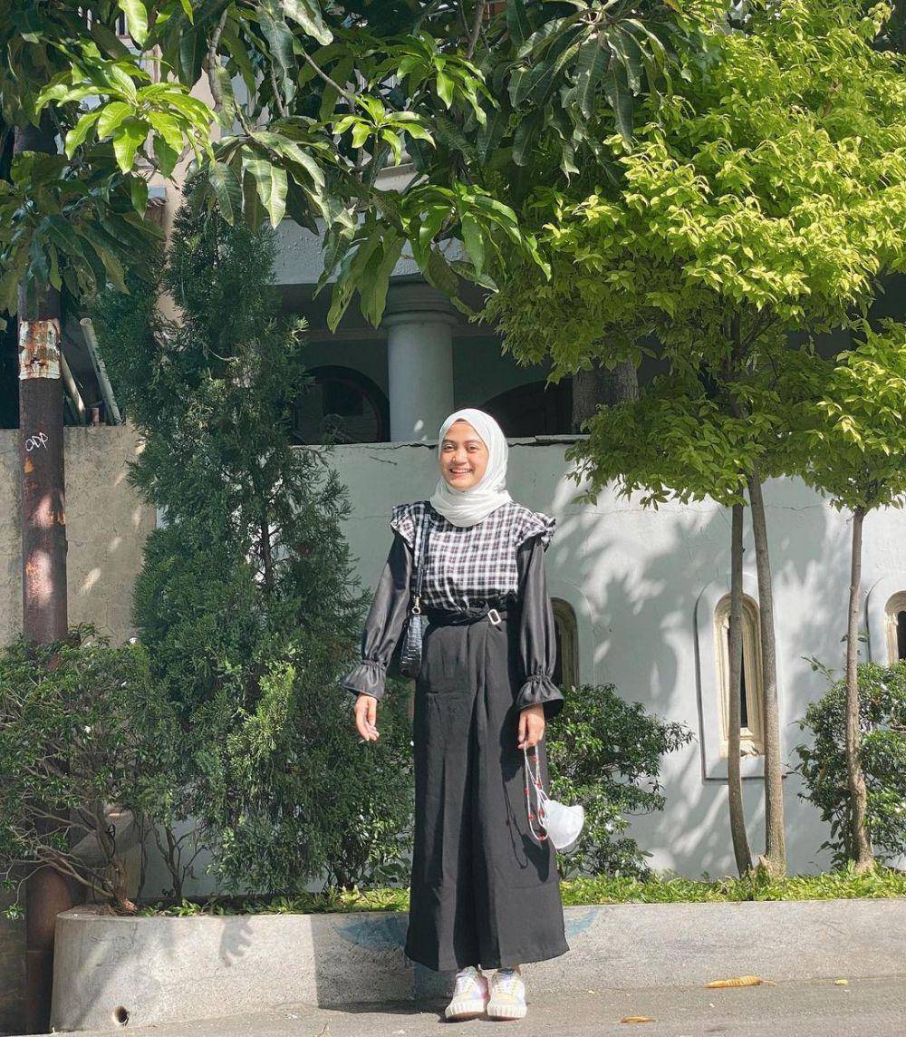 OOTD Cewek Mamba untuk ke Kampus ala Inthira Klhaudya Kusnara (instagram.com/inthiraclhaudya)