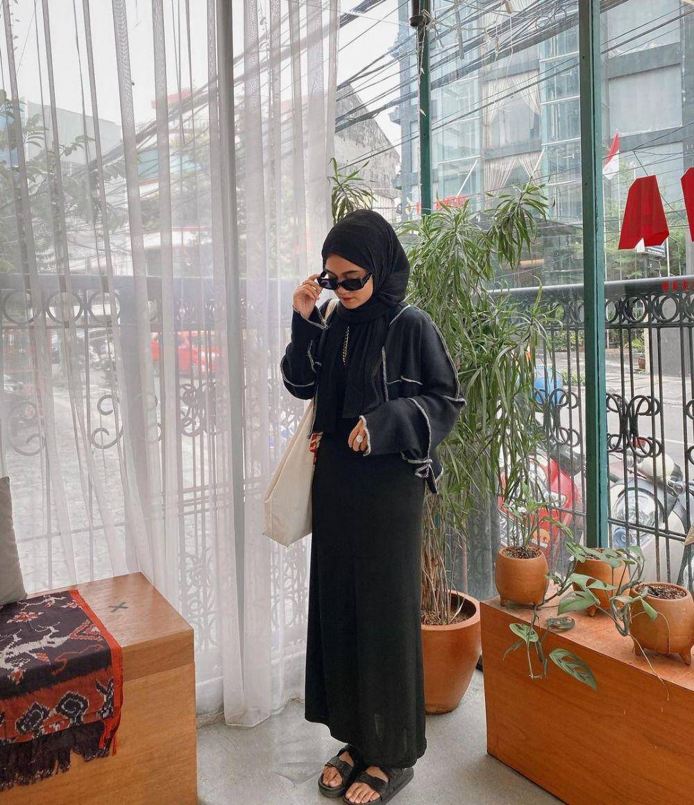 OOTD Cewek Mamba untuk ke Kampus ala Inthira Klhaudya Kusnara (instagram.com/inthiraclhaudya)