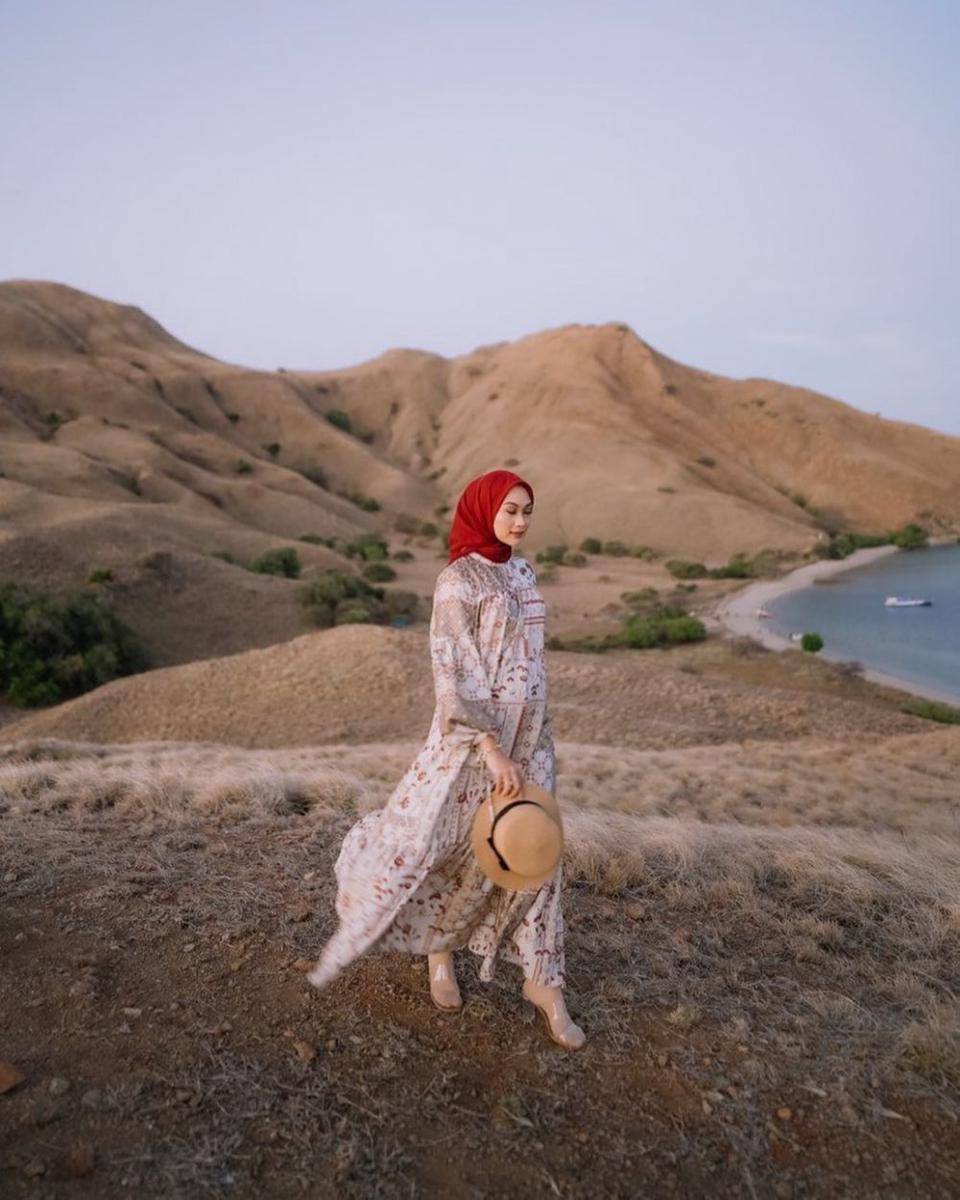padu padan outfit pattern ala Indah Nada Puspita (instagram.com/indahnadapuspita)
