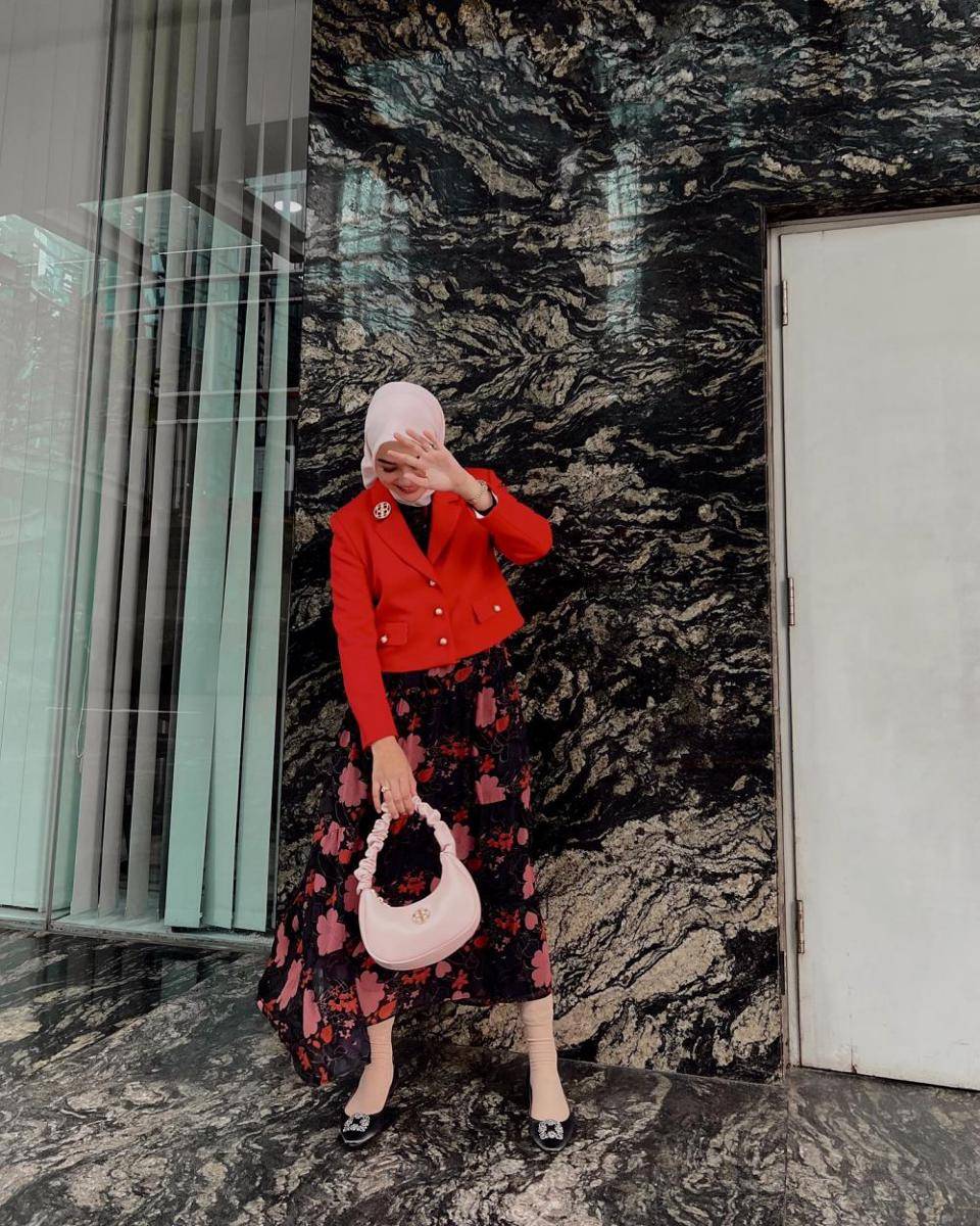 padu padan outfit pattern ala Indah Nada Puspita (instagram.com/indahnadapuspita)