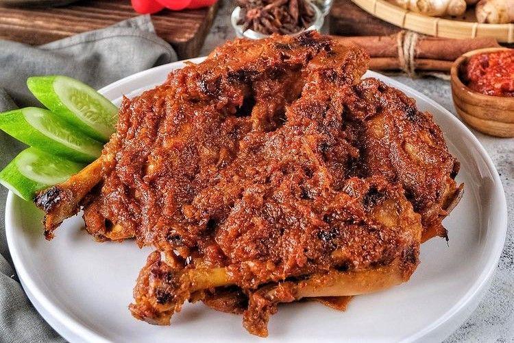 Ayam Bumbu Rujak ala Jerry Master Chef, Enaknya Kebangetan!