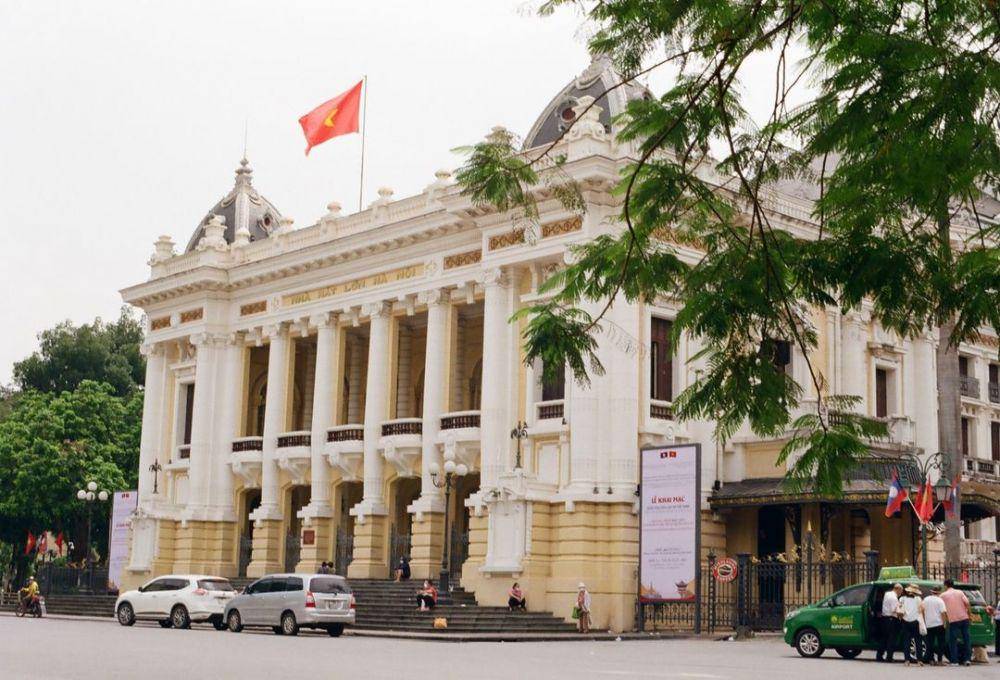 Hanoi opera house (instagram.com/filmby_andht)