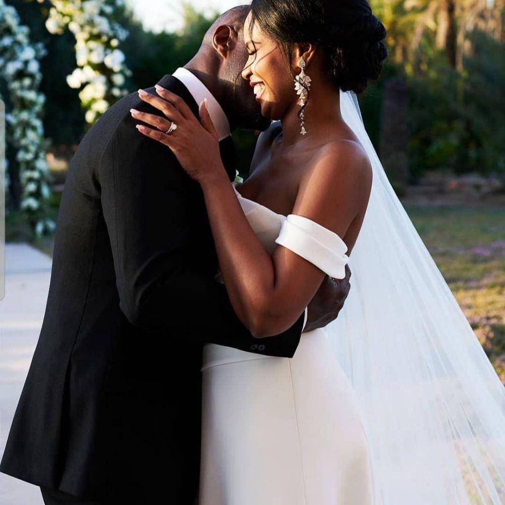 Idris Elba dan Sabrina Dhowre (instagram.com/glamour_sa)