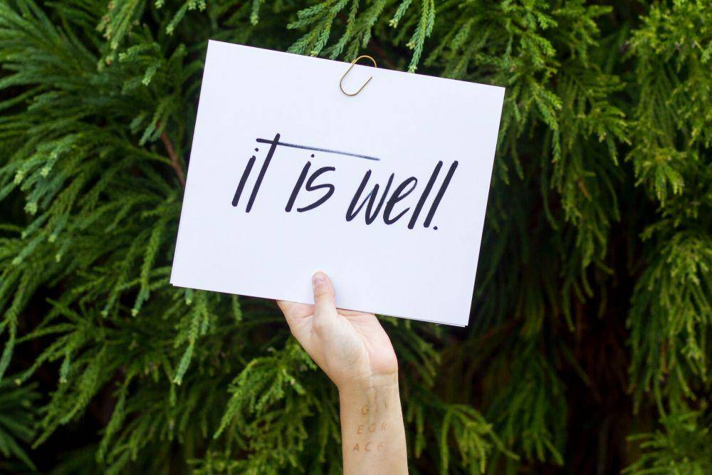 ilustrasi afirmasi positif untuk validasi emosi (unsplash.com/corinnekutz)