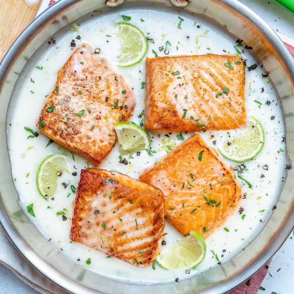 ilustrasi sup santan salmon (healthyfitnessmeals.com)
