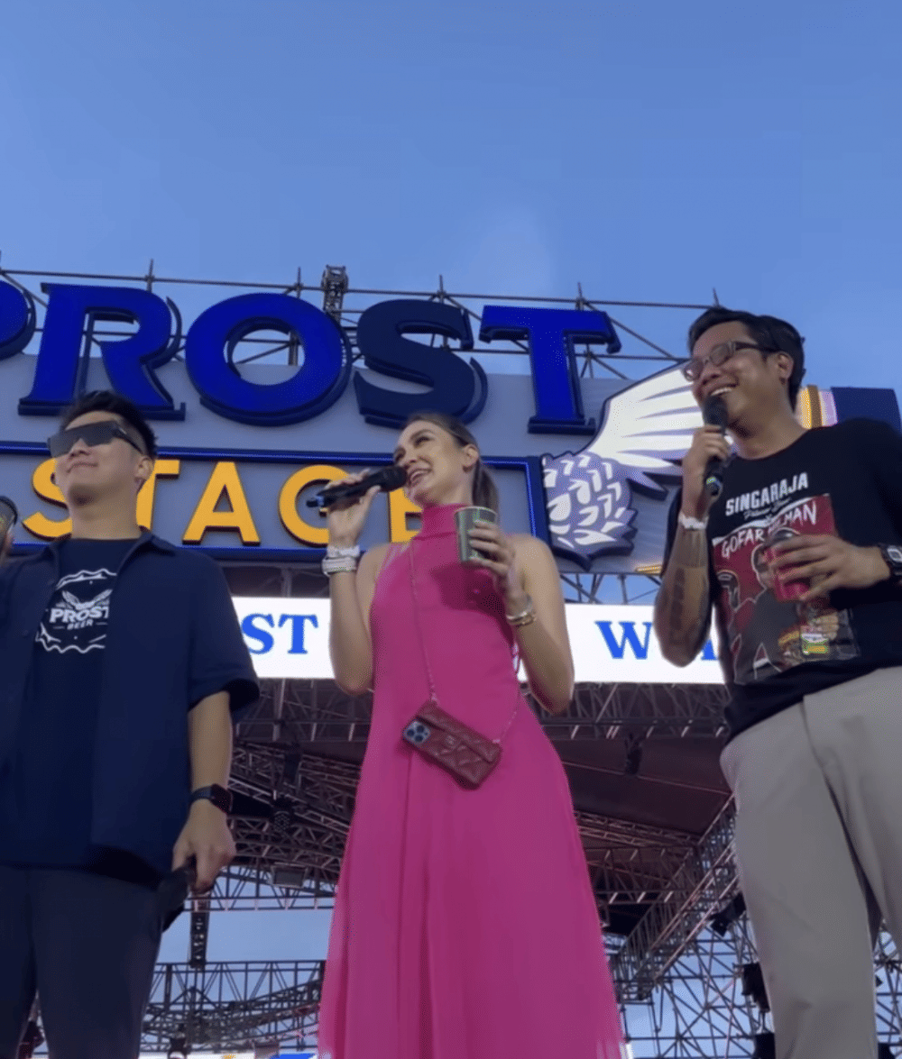 potret Luna Maya di acara Prost Fest 2022 (instagram.com/lunamaya)