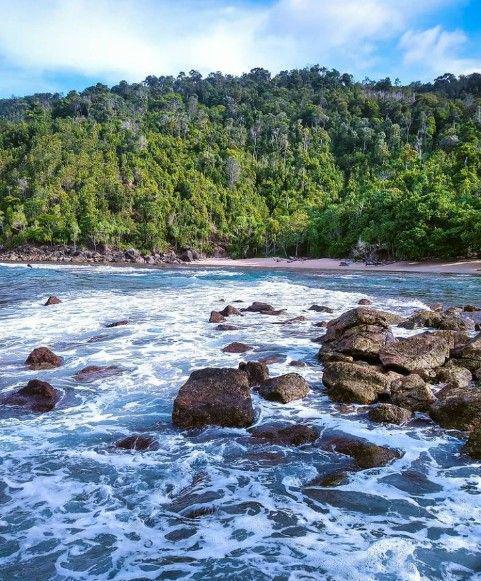Info Wisata Pantai Pasir 6 Angkasa Papua: Lokasi, Rute, dan Aktivitas
