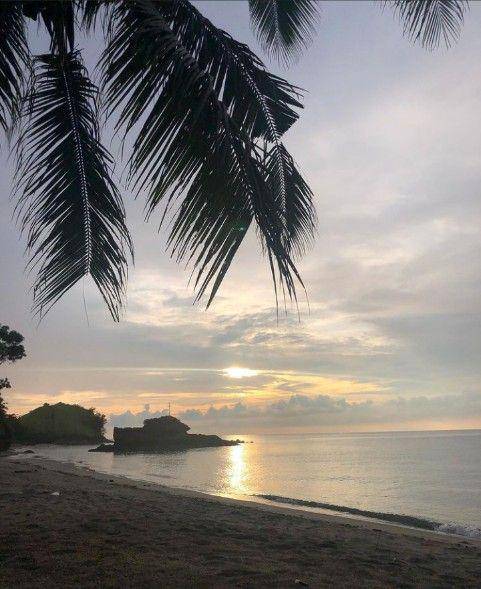 Pantai Mahembang (instagram.com/gedewatumbara)