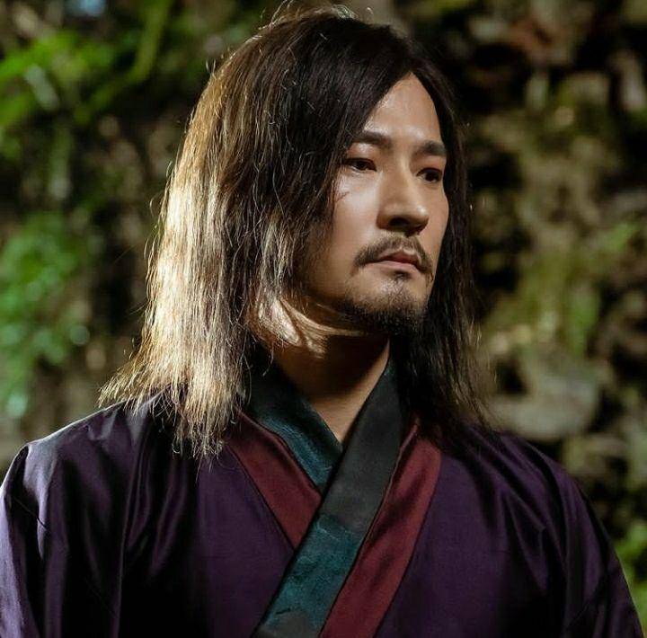 Choi Ji Ho di Alchemy of Souls (instagram.com/jflowcompany)