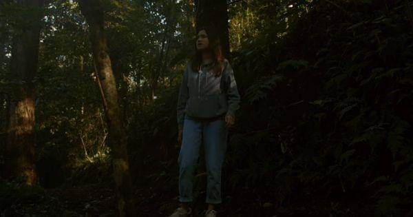 Niki mencari-cari Kinan ( Dok. Screenplay Films / Jailangkung 3 )