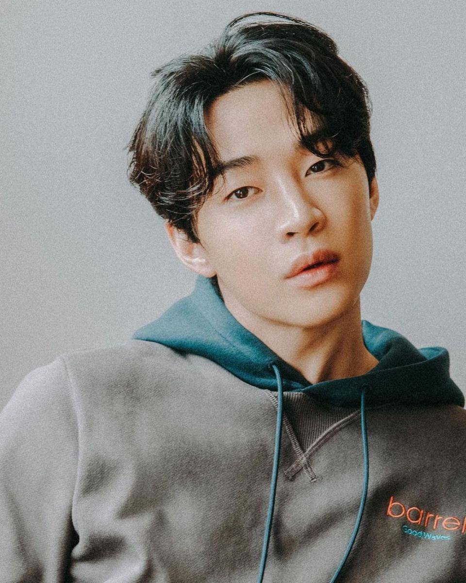 Henry Lau (instagram.com/henryl89)