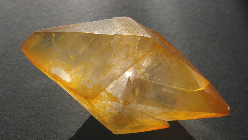 ilustrasi Calcite (commons.wikimedia.org/Vassil)