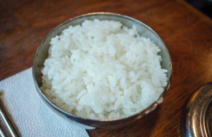 ilustrasi nasi putih (pexels.com/makafood)