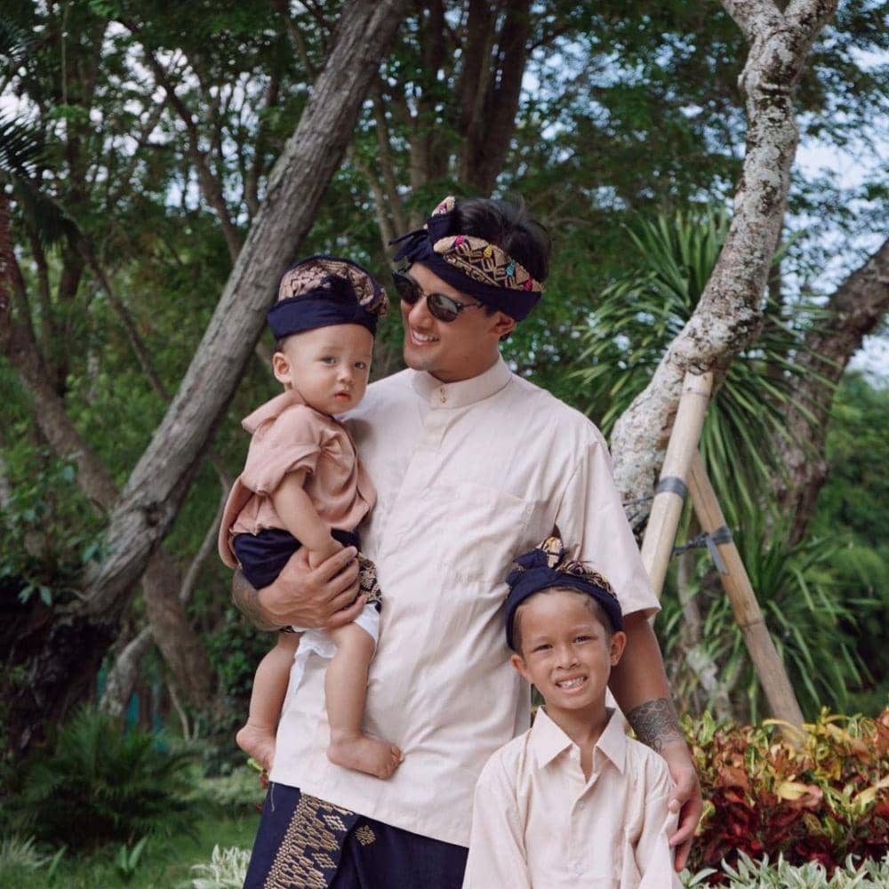 Irfan Bachdim dan buah hati (instagram.com/ibachdim)