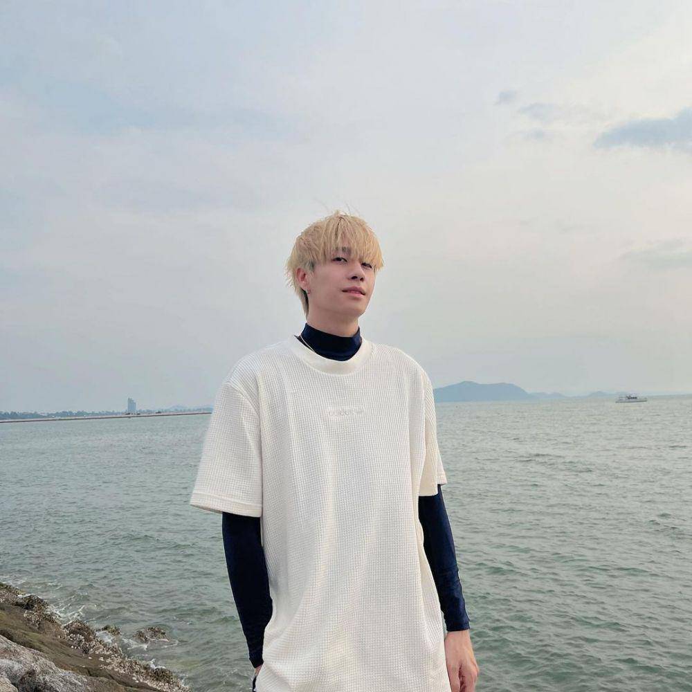mix and match outer ala Prom Ratchapat (instagram.com/anotherboytj)