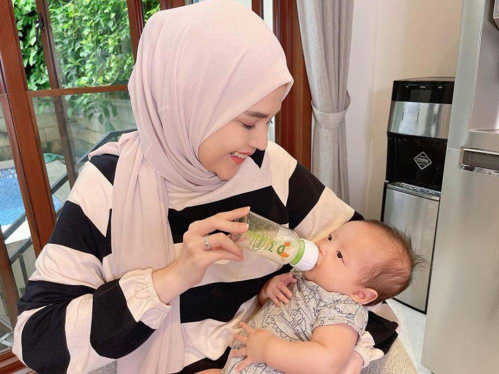 Cut Meyriska dan buah hati (instagram.com/cutratumeyriska)