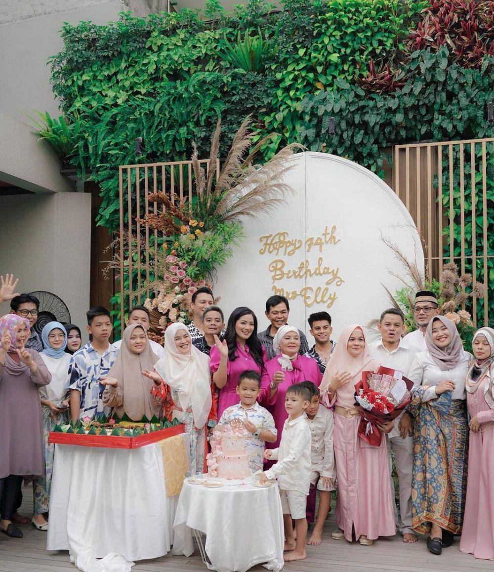 potret ulang tahun ibunda Titi Kamal (instagram.com/titi_kamall)