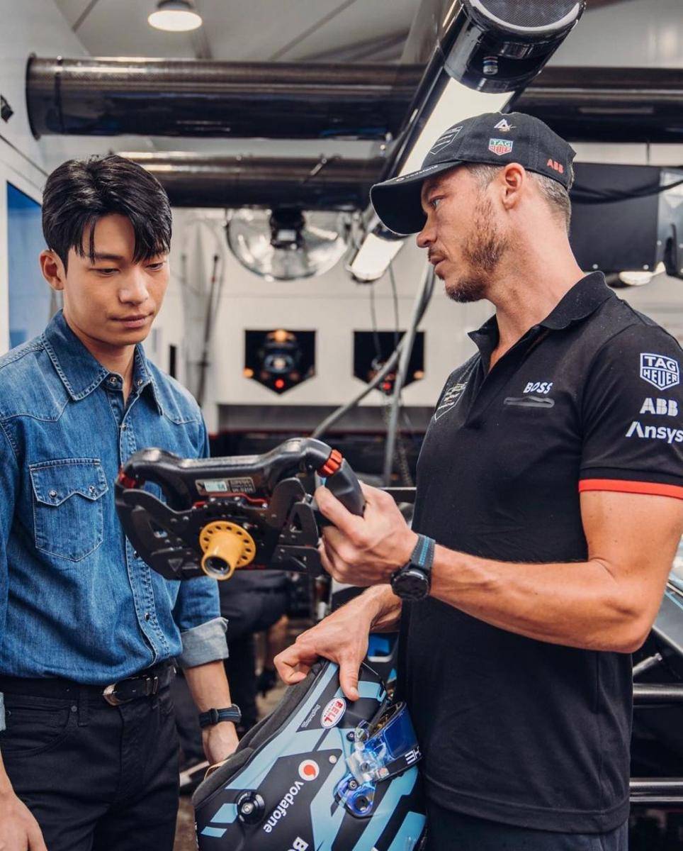 potret Wi Ha Joon dan André Lotterer di Formula E Seoul, Korea Selatan. (instagram.com/porsche.formulae)