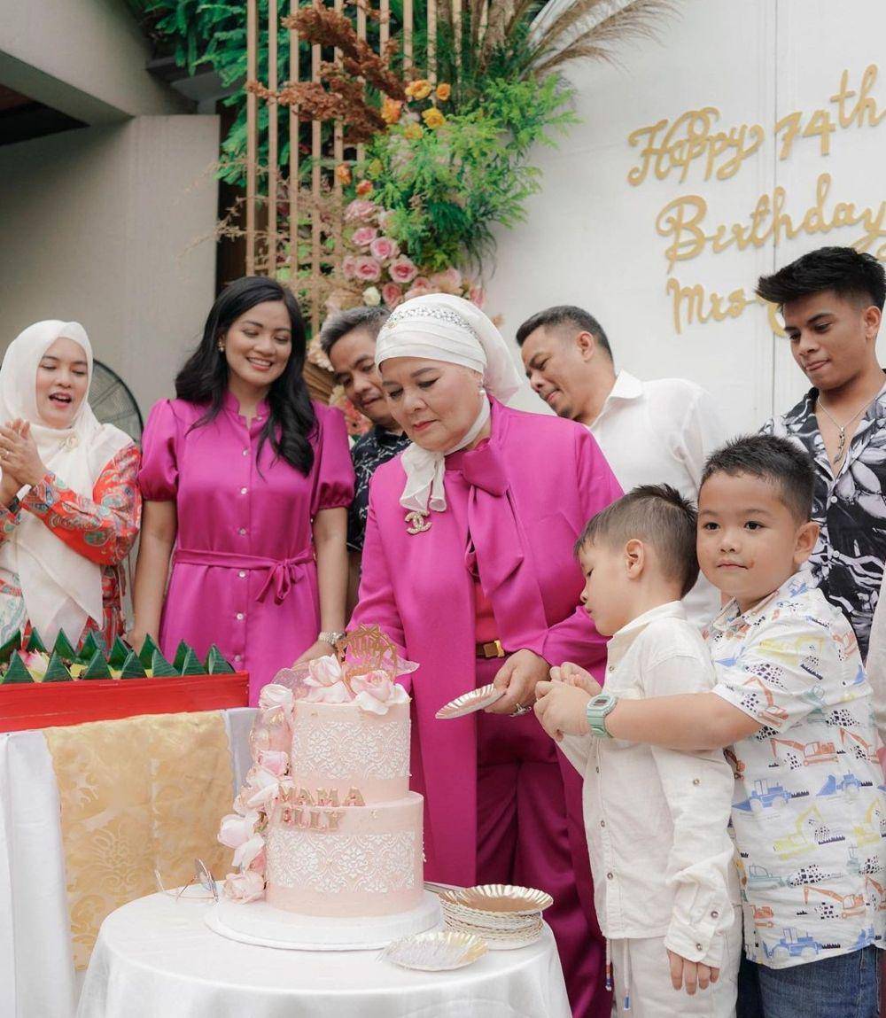 potret ulang tahun ibunda Titi Kamal (instagram.com/titi_kamall)
