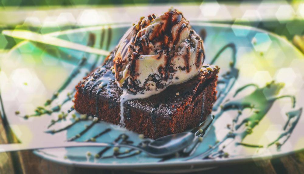 ilustrasi brownies pudding cake (pixabay.com/DanaTentis)