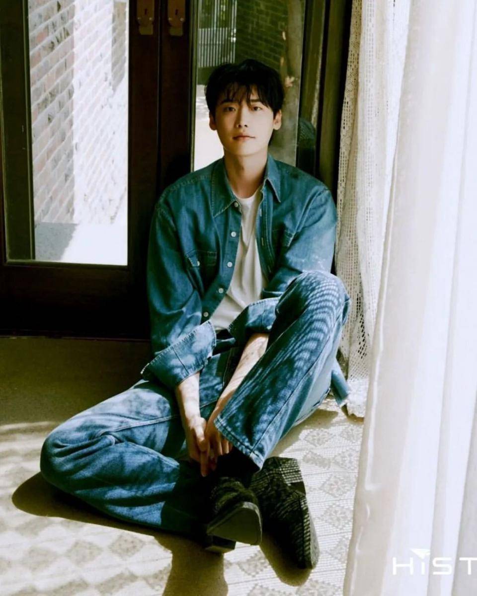Inspirasi OOTD ala Lee Jong Suk (instagram/jongsuk0206)
