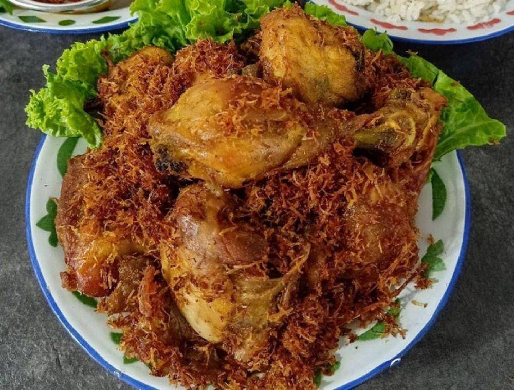 ilustrasi ayam goreng serundeng (instagram.com/deviirwantari)