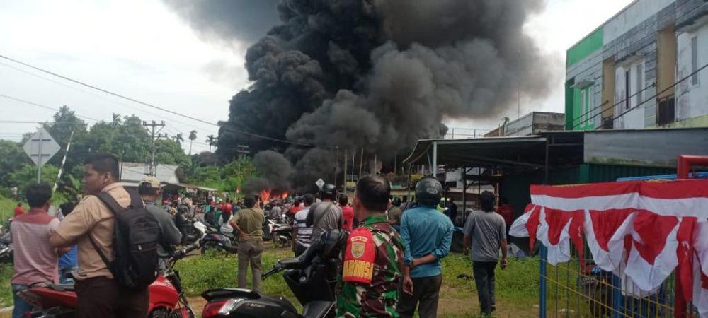 Gudang Minyak Illegal di Jambi Terbakar, Ada 3 Kali Ledakan