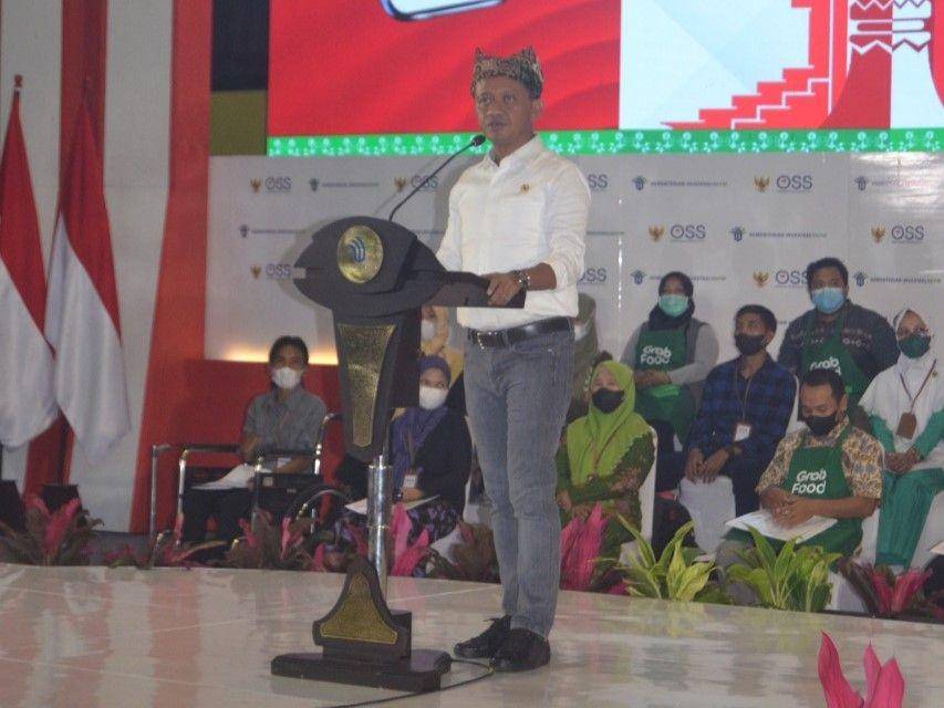 PT Permodalan Nasional Madani (PNM) bersama Kementerian Investasi/BKPM melakukan pemberdayaan dan pendampingan kepada pelaku ultra mikro perempuan di GOR Tawangalun, Kabupaten Banyuwangi, Jawa Timur (11/8/2022). (Dok. Pemkab Banyuwangi)