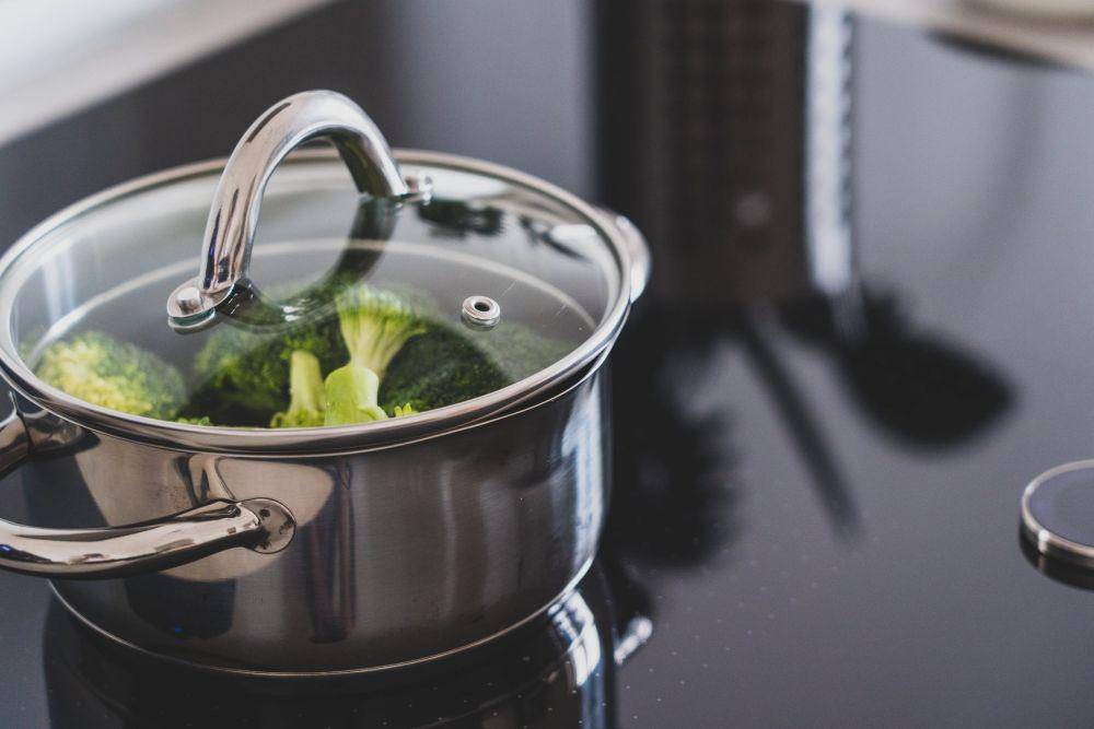 ilustrasi memasak sayur (pexels.com/Castorly Stock)