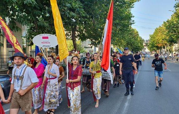 Tim Seni Indonesia di Festival Internasional Ceahlaul Piatra Neamț 2022. (dok. KBRI Bucharest)