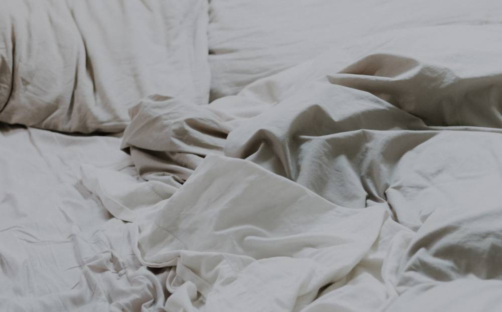 ilustrasi tempat tidur bayi (unsplash.com/Priscilla Du Preez)
