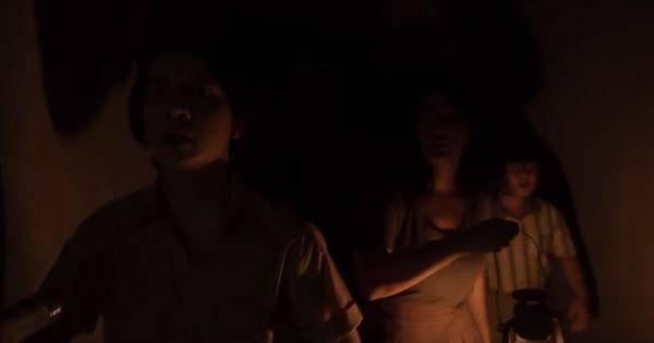 Rini, Toni dan Wisnu mencari keberadaan Bondi  ( Dok. Rapi Films / Pengabdi Setan 2 )