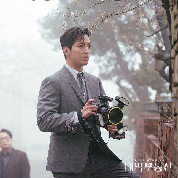Jung Yong Hwa di drama Sell Your Haunted House (instagram.com/jyheffect0622)