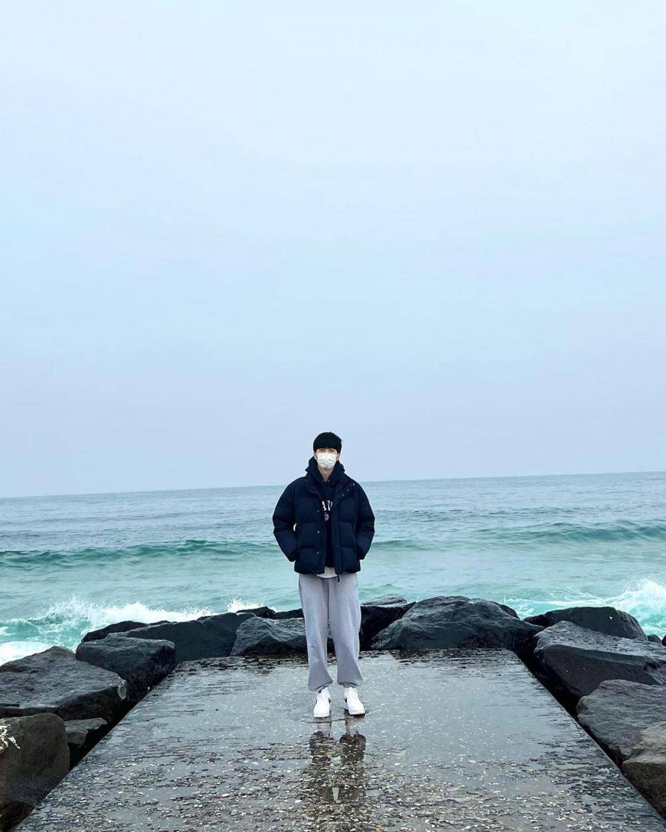 Kang Hoon (instagram.com/khoonyy)