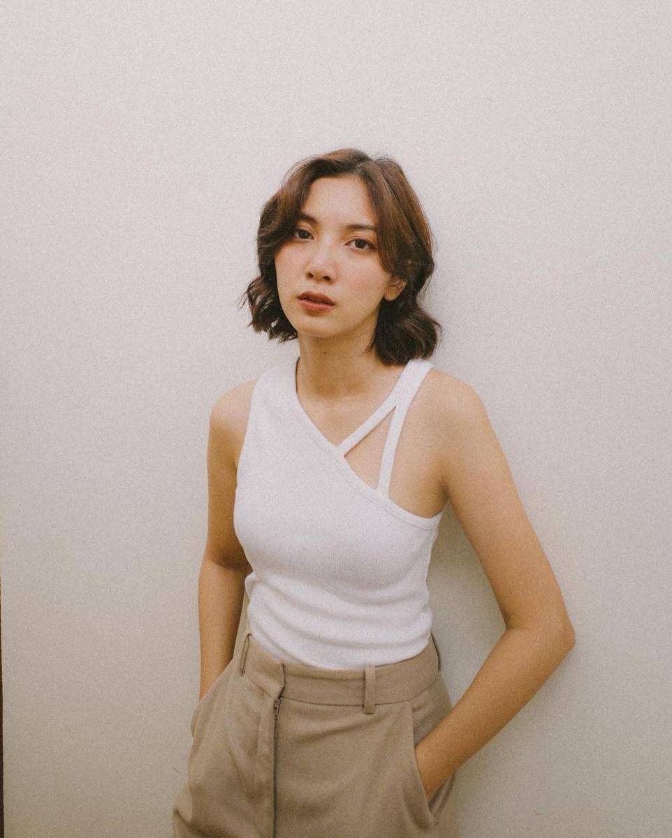 OOTD one shoulder top dan slacks pants ala Sheila Dara (instagram.com/sheiladaisha)