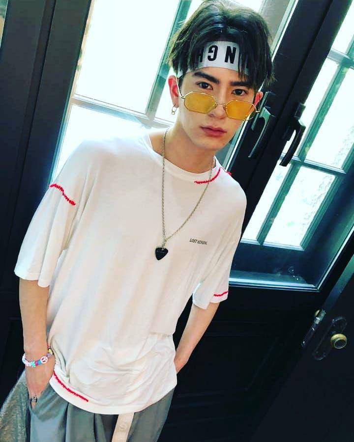 Anthony (instagram.com/varsity_2017_)